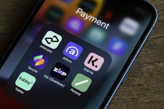 Klarna slibuje bankovní revoluci, ale topí se v dluzích