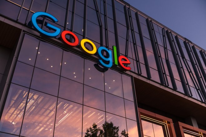 Alphabet si jde pro tři miliardy eur. Google investuje rekordní částky do AI