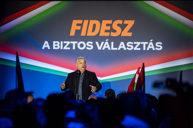 Maďarský expremiér Viktor Orbán se i po drtivé volební porážce stal staronovým šéfem Fideszu