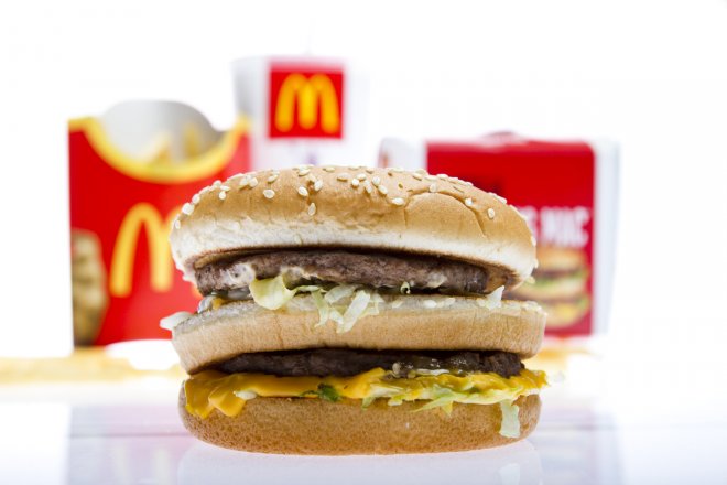McDonald's zdražil, ale méně než konkurence. Zákazníci to ocenili