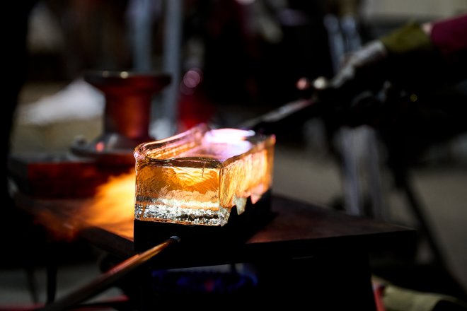 Trofej po Jizerskou 50 vzniká v Lasvitu.