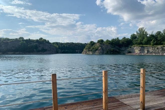 Lom Zakrzówek nabízí koupání zdarma