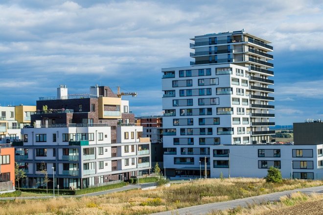 Objem hypoték v červnu meziročně klesl o dvě třetiny, úrok je nejvyšší za dvanáct let