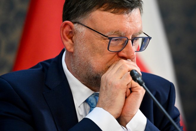Zbyněk Stanjura (ODS), ministr financí při představení vládních opatření na snížení deficitu státního rozpočtu.