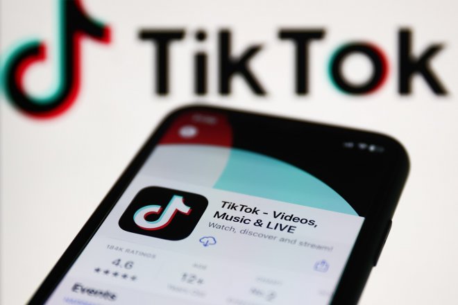 Brusel zahájil další řízení s čínskou sítí TikTok. Bojí se závislosti uživatelů