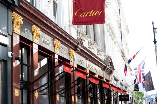Značkový luxusní obchod Cartier v Londýně.