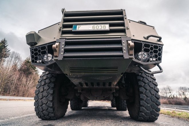 Armáda 24. května 2023 na obranném a bezpečnostním veletrhu IDET v Brně slavnostně převzala nové obrněné vozidlo Titus.
