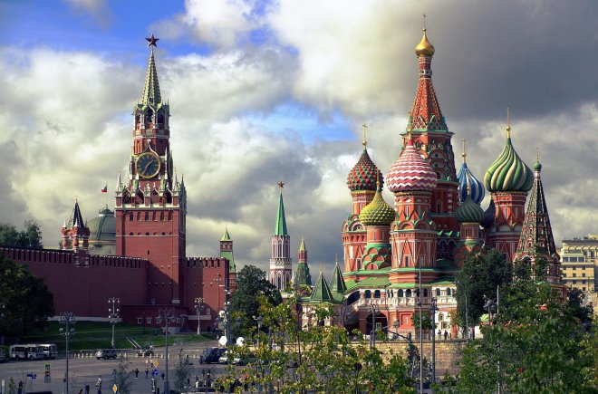 Koho vyslat do Moskvy? Česká diplomacie řeší ožehavou otázku