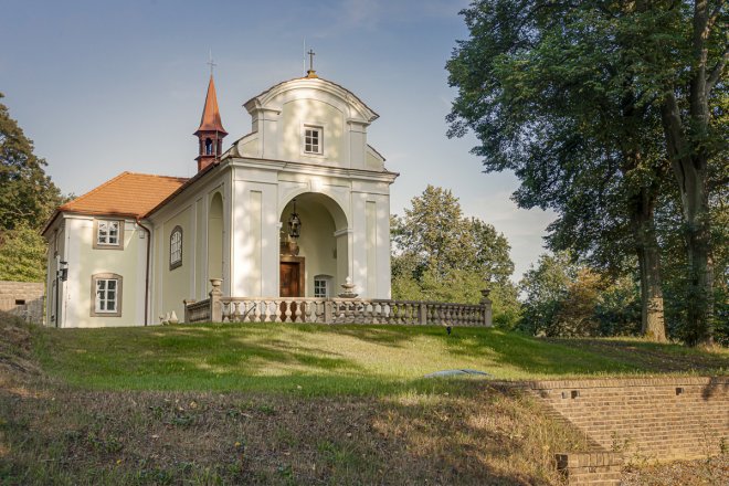 Rekonstruovaná kaple v severních Čechách je na prodej.