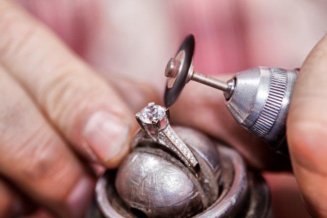 Moskva chrání diamantové know-how. Na část vývozu chystá cla