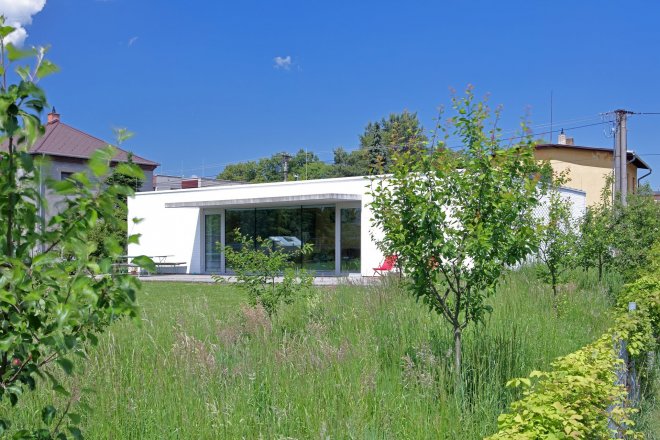 Rodinný dům v Polance nad Odrou si pro sebe postavili architekti. Cena? Tři miliony korun.