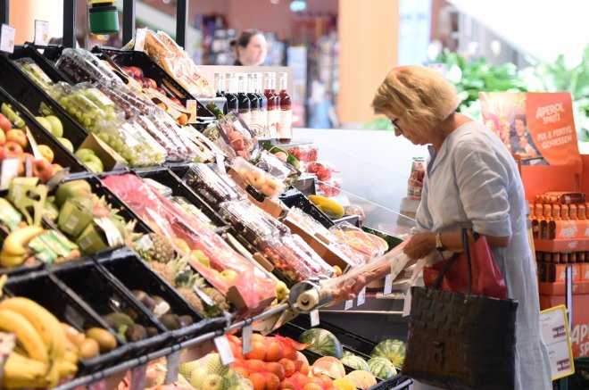 Levnější potraviny nakoply spotřebu. Maloobchod přidal téměř pět procent