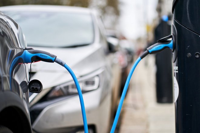Češi jdou po elektromobilech. Víc jich letos v EU nakoupili jen Španělé