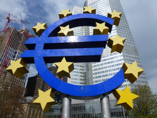 EU se vyhnula recesi, eurozóna stejně jako Češi či Maďaři nikoli