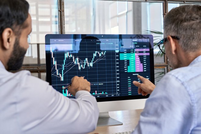 České investičky spravují 3,4 bilionu korun. Nejvíc mají Češi zainvestováno přes ČSOB a Spořitelnu