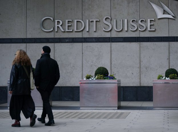 Credit Suisse po převzetí bankou UBS přijde o polovinu zaměstnanců