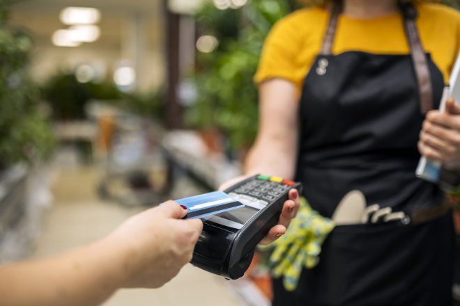 Amerika má monopol i na platby kartami. Pro Evropu problém