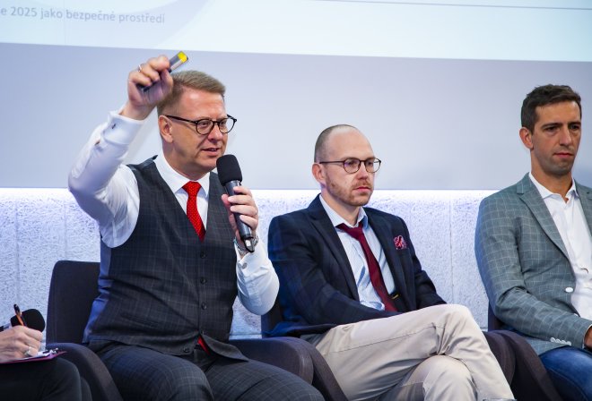 Stát by měl být  k čínským e-shopům důslednější a přísnější. Obcházejí pravidla, říká Tomáš Prouza