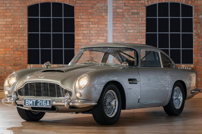 Aston Martin Jamese Bonda z filmu Není čas zemřít z roku 2021