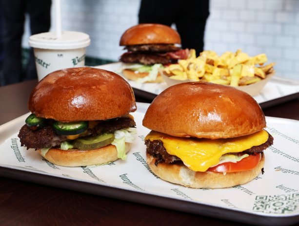 Burgermeister, německý vyzyvatel McDonald’s, vstupuje do Česka