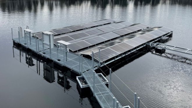 První plovoucí fotovoltaická elektrárna ČEZ na horní nádrži přečerpávací elektrárny