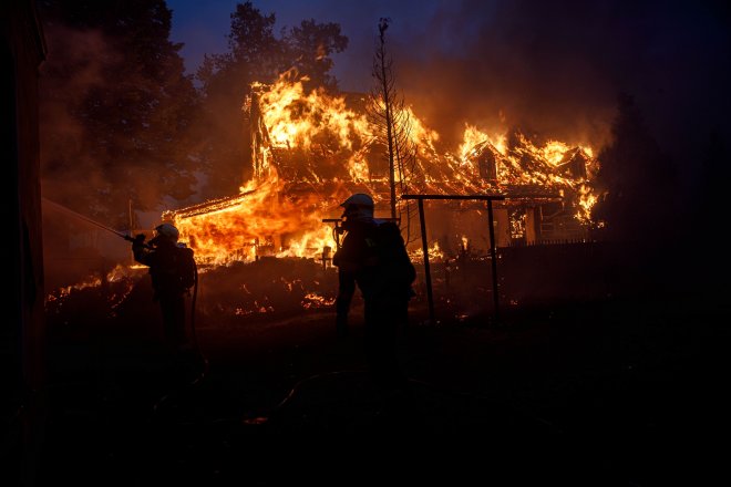 Válka, pohřeb královny i požár. Podívejte se na nominace 28. ročníku Czech Press Photo