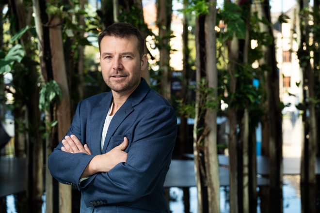 Novým ředitelem marketingu Sasky se od října stal David Schenk, který doposud zodpovídal za zákaznickou zkušenost a nyní povede obě oblasti společně