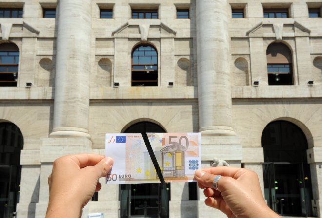 ECB zachraňuje trhy, průšvih hrozí na jihu Evropy
