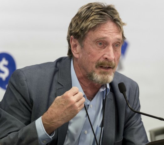 John McAfee spáchal sebevraždu.