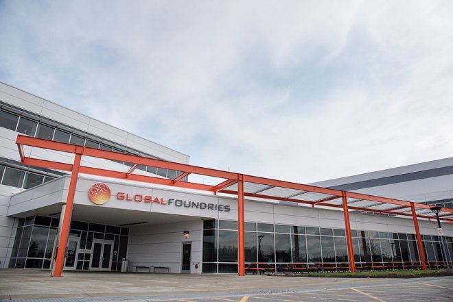 Brusel posvětil plán americké firmy GlobalFoundries a nizozemské společnosti STMicroelectronics na stavbu další továrny na polovodiče v EU za téměř dvě stě miliard