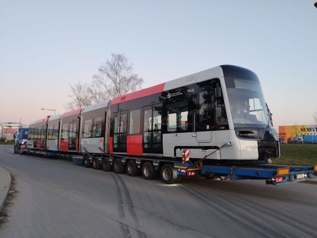 Tramvaj Škoda 52T míří z Prahy do Polska ukázat své revoluční brzdy