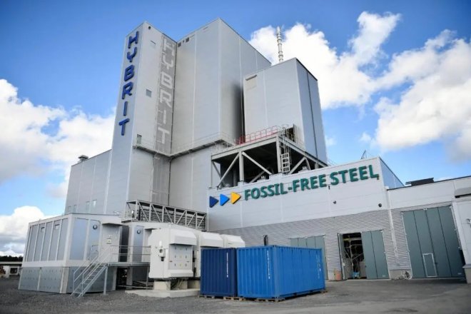 Švédská společnost Hybrit vyrábí ocel za využití vodíku jako paliva.