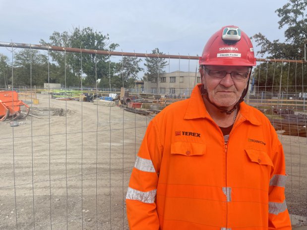 Jeřábník Zdeněk Fiedler pracuje ve firmě Skanska 33 let