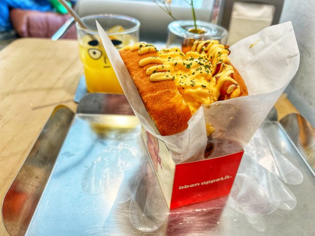 V korejském bistru BBread dostanete k toastu rukavice. A hned pochopíte proč