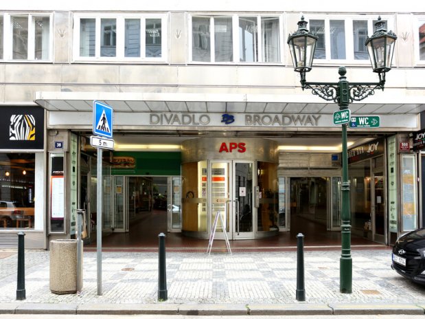 Palác Brodway jde znovu do dražby