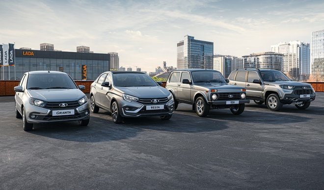 AvtoVAZ kvůli novým sankcím čeká letos nižší výrobu svých vozů Lada