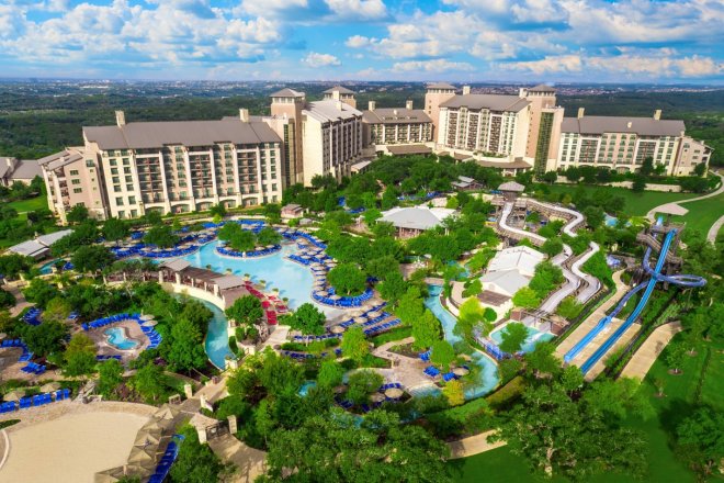Fond Blackstone souhlasil s prodejem San Antonio Resort Hotel v USA za 800 milionů dolarů společnosti Ryman Hospitality Properties.