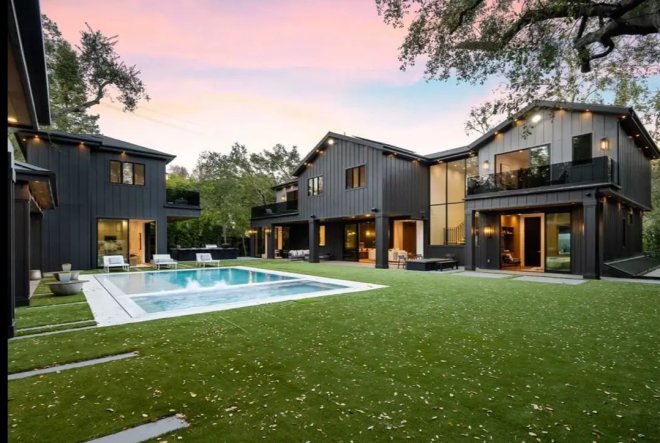 Herec Michal B. Jordan prodává dům v Los Angeles již po půl roce za 13 milionů dolarů.