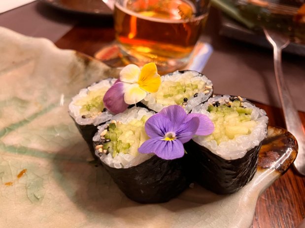 Žižkovská restaurace Sumi Garden sází na silný ramen, návykové takoyaki, okonomiyaki i mimořádně povedené sushi.