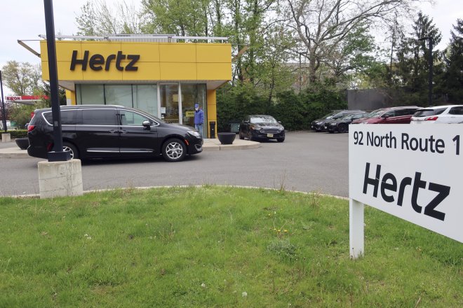 Americká autopůjčovna Hertz si od Tesly objednala rekordních 100 tisíc vozů.