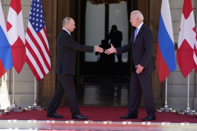 Summit prezidentů Joea Bidena a Vladimira Putina ze 16. června