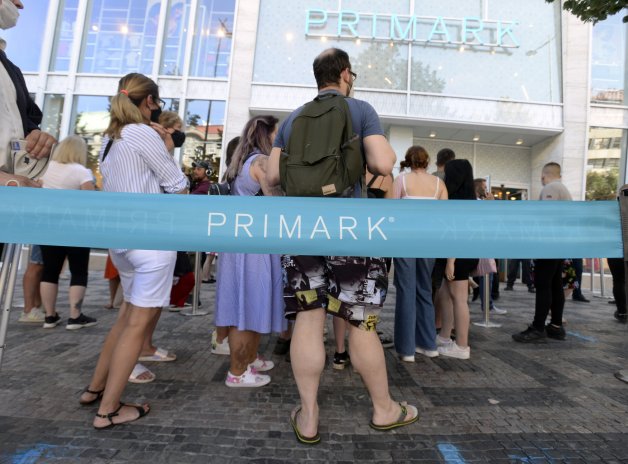 Primark otevřel prodejnu na Václaváku, první v ČR.