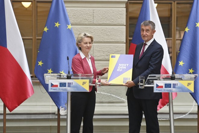 Ursula von der Leyenová, šéfka EK, a premiér Andrej Babiš