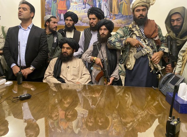 Tálibán se zmocnil prezidentského paláce