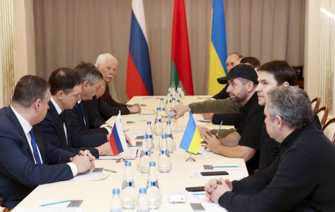 ruská a ukrajinská delegace