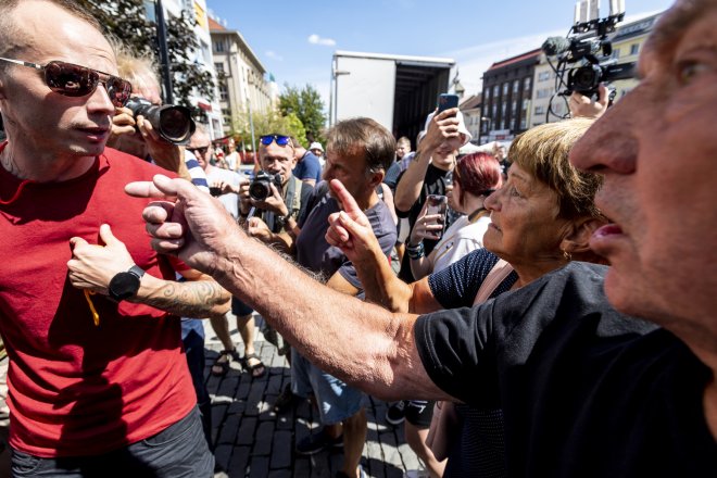 Potyčka na mítinku Andreje Babiše v Ústí nad Labem