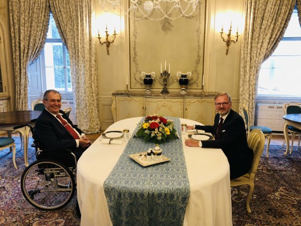 Prezident Miloš Zeman a premiér Petr Fiala (ODS) na schůzce v Lánech