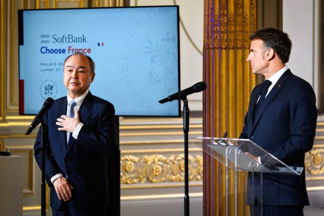 Francouzský prezident Emmanuel Macron a generální ředitel SoftBank Masajoši Son po pracovní snídani v rámci iniciativy Choose France v Elysejském paláci v Paříži dne 1. června 2026.