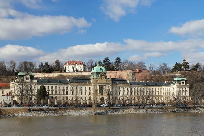 Strakova akademie v Praze, sídlo české vlády