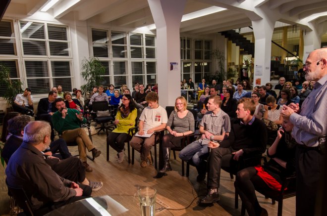 TEDxPragueSalon: Hledání smyslu práce v době, kdy se svět mění